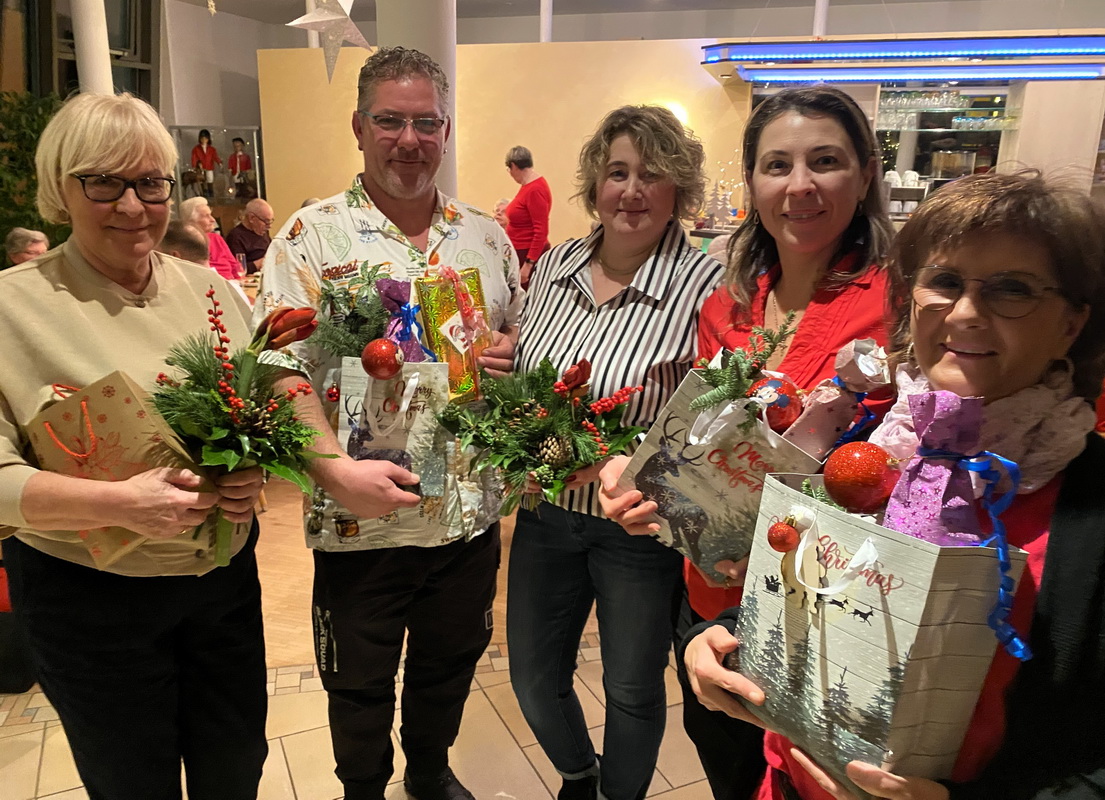 Bewohner stimmen sich mit Liedern und Geschichten auf das Weihnachtsfest ein