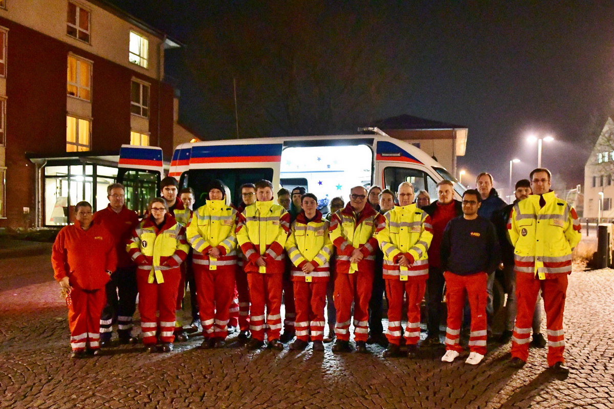 Der Wünschewagen des ASB zu Besuch in Barsinghausen