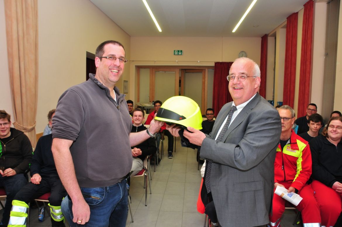 20170419_ASB_neue_Helme_SEG_01.JPG