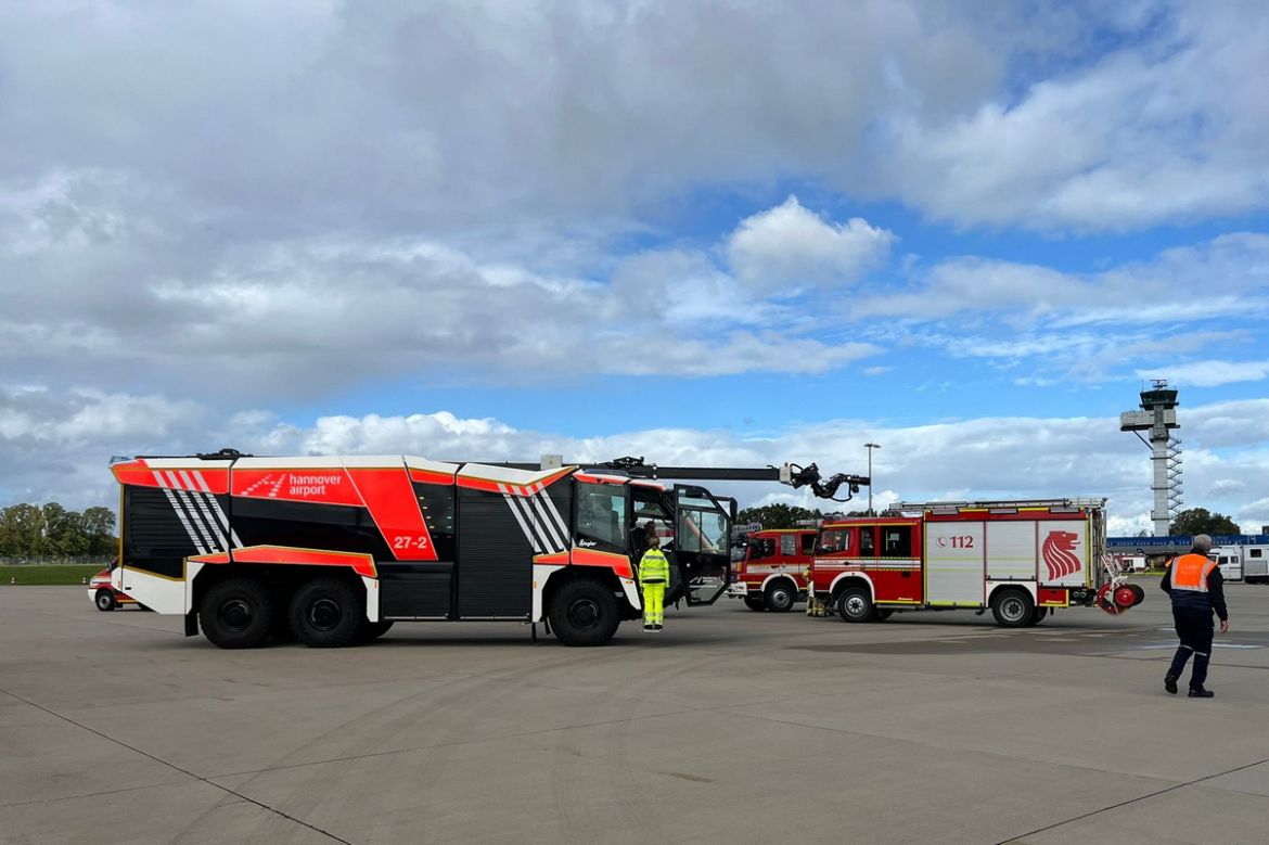 20250929 SEG bei Übung Flugplatz Hannover 05.JPG