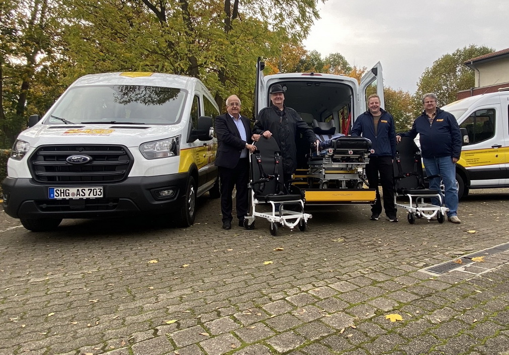 ASB-Kreisverband stellt drei neue Fahrzeuge in den Dienst