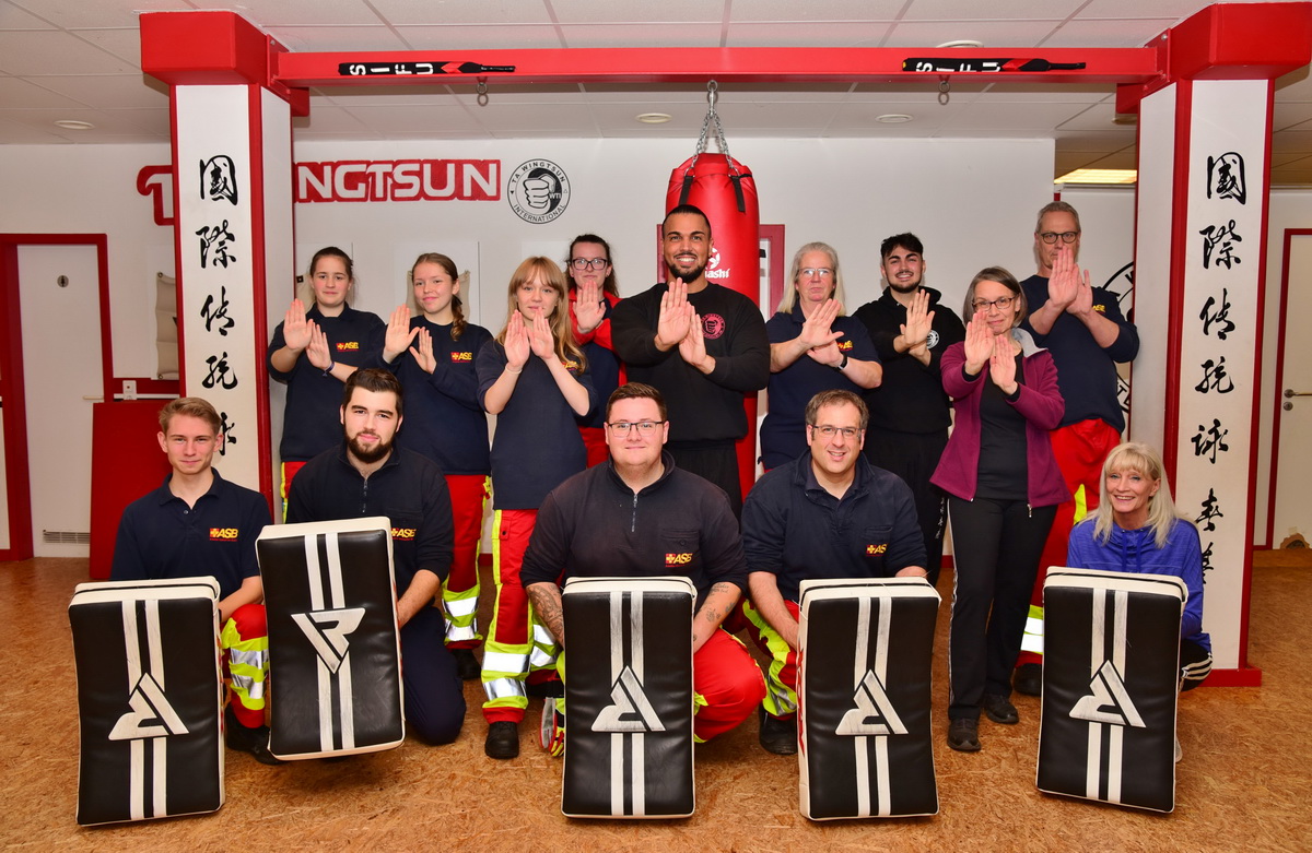 TA WingTsun Fachschule für Selbstverteidigung schult Samariter 