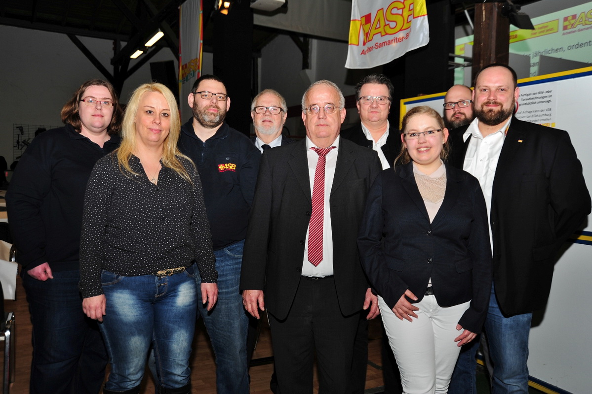 Der neue Gesamtvorstand des Arbeiter-Samariter-Bundes Kreisverband Hannover-Land/Schaumburg (ASB): (von links) Nadine Brockhoff, Nadine Wegwerth, Jörg Brockhoff, Werner Guder, Dr. Friedbert Mordfeld, Uwe Köhler, Julia Mehlau, Maik Kilian und Gordon Ohlend