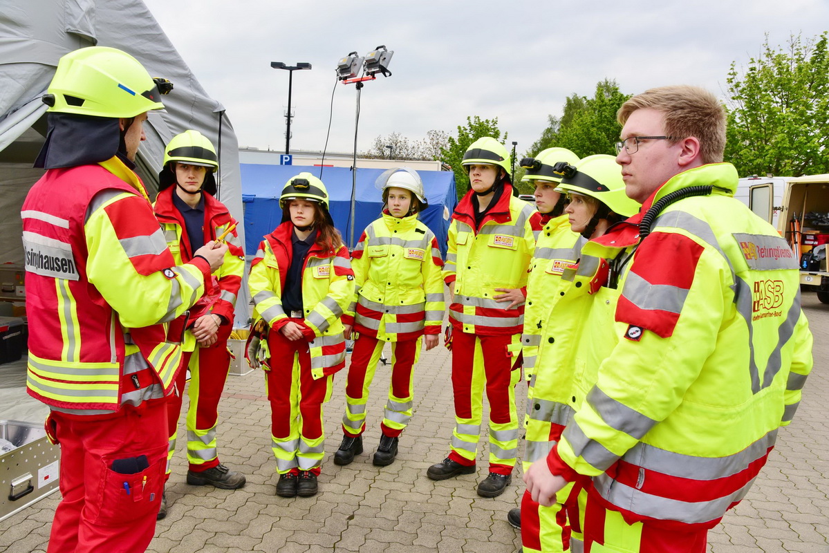 Rund 70 Samariter üben Großschadenslage gemeinsam mit der Feuerwehr