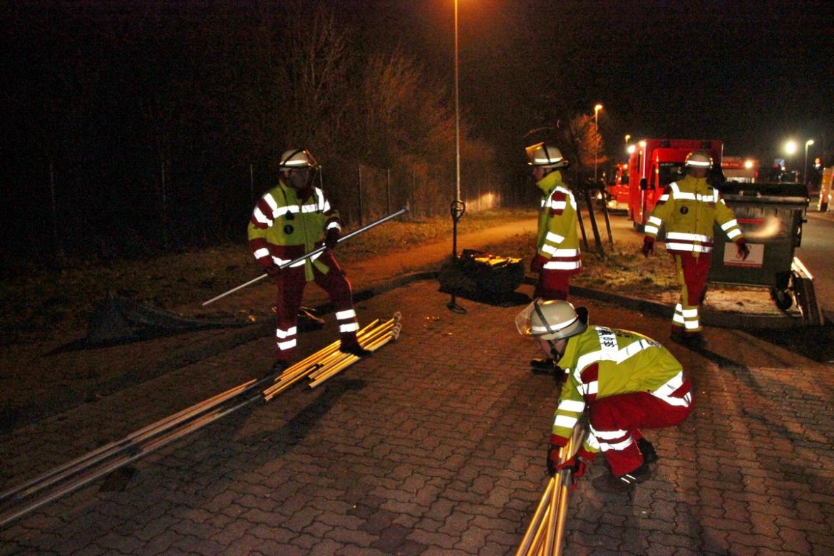 ASB unterstützt die Feuerwehr bei Einsatz auf der A2